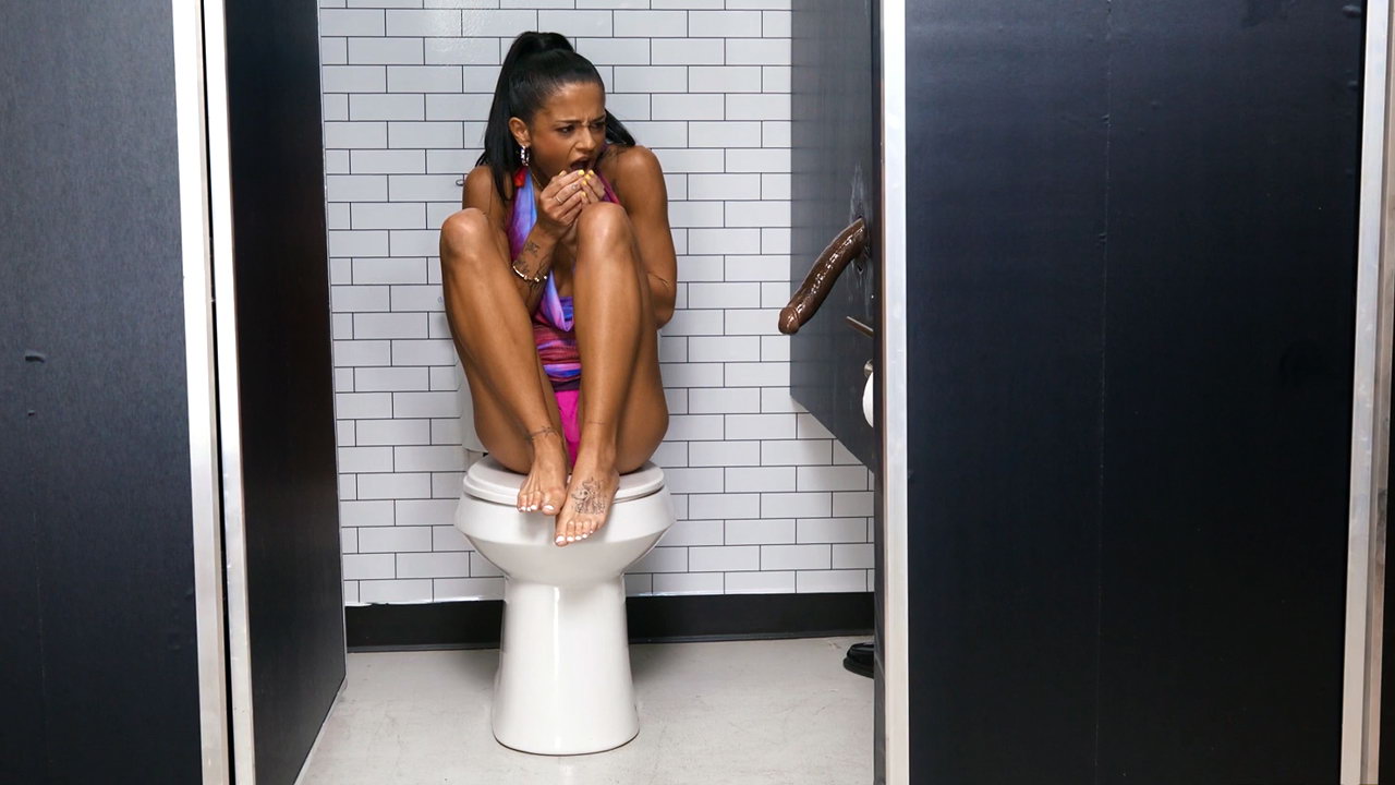 Getting lucky with a gloryhole in the club restroom